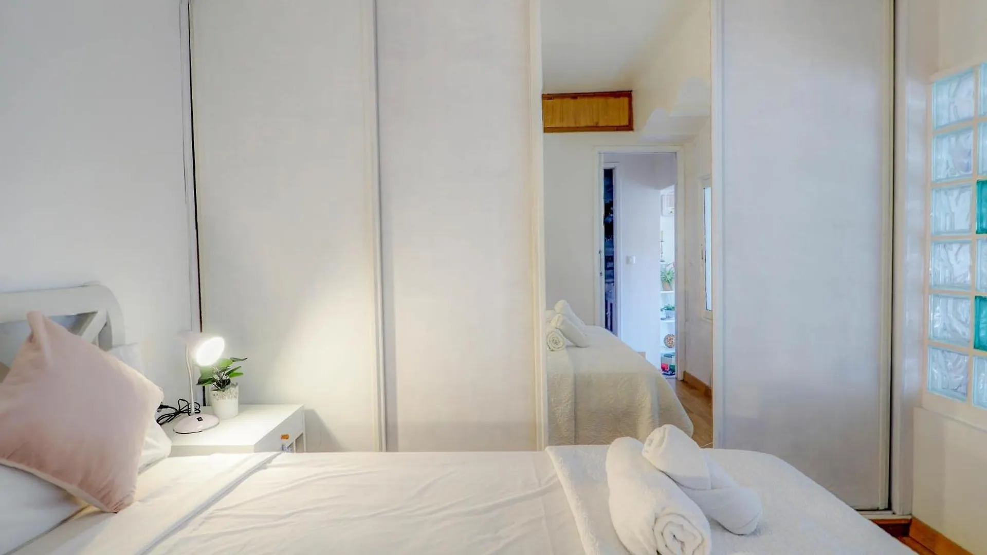 Carmen Apartment By Hello Homes סיטגס